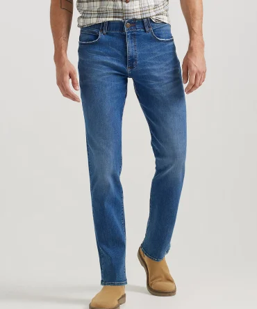 Men's Extreme Motion Straight Fit Tapered Leg Jean