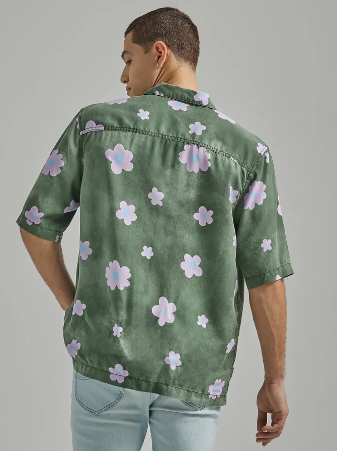 Men's Oversized Floral Resort Shirt - Image 2