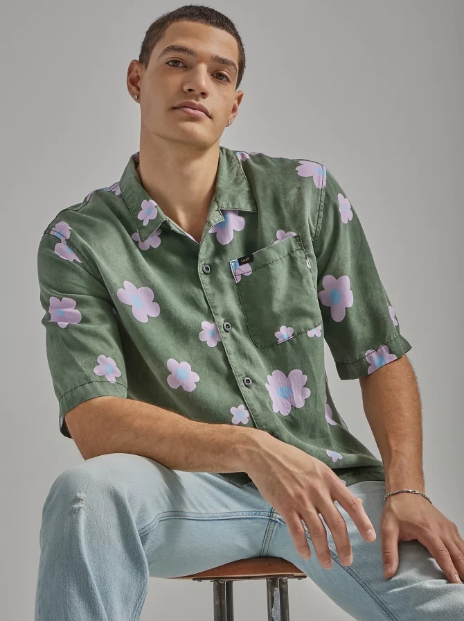 Men's Oversized Floral Resort Shirt - Image 5