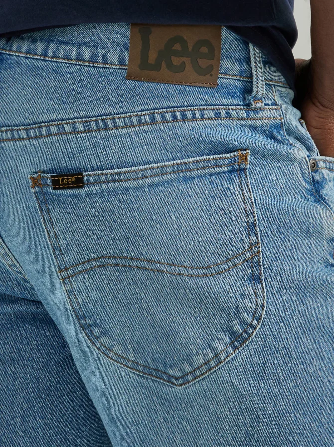 Men's Legendary Athletic Tapered Jean - Image 6