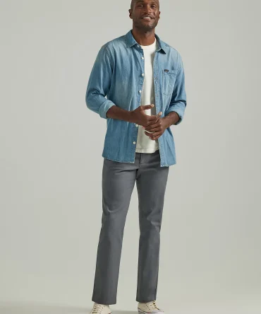 Men's Extreme Motion Slim Fit Khaki Pant