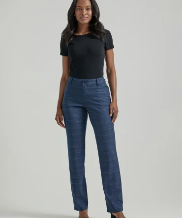 Women's Wrinkle Free Relaxed Fit Straight Leg Pant (Petite)