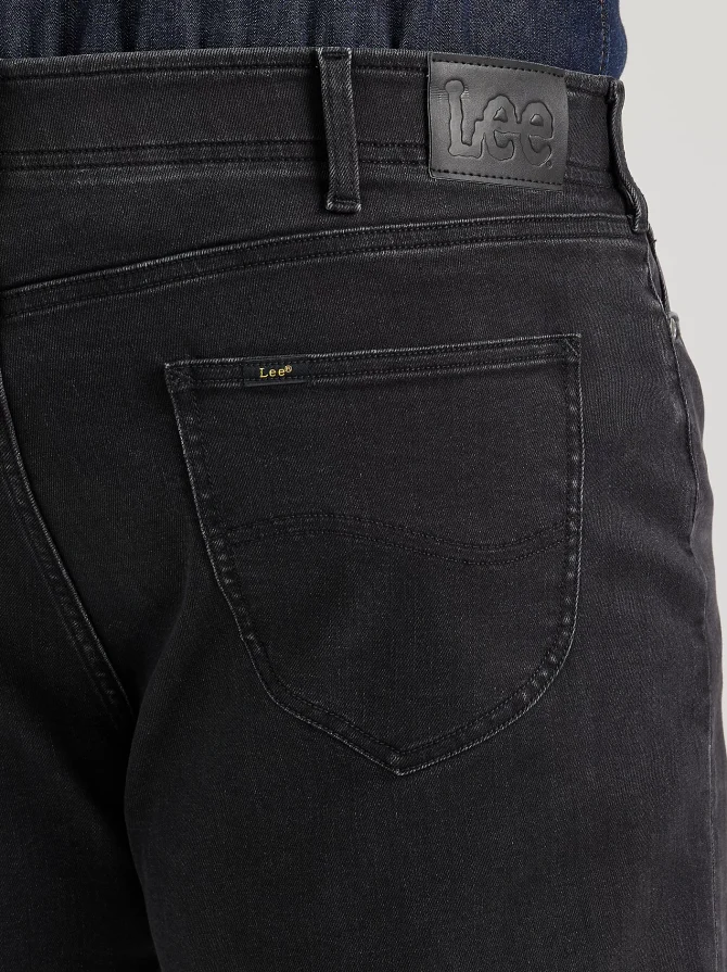Men's Extreme Motion MVP Relaxed Straight Jean (Big & Tall) - Image 5