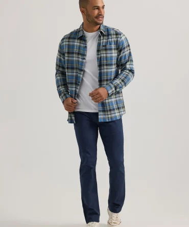 Men's Extreme Motion Slim Straight Twill Jean