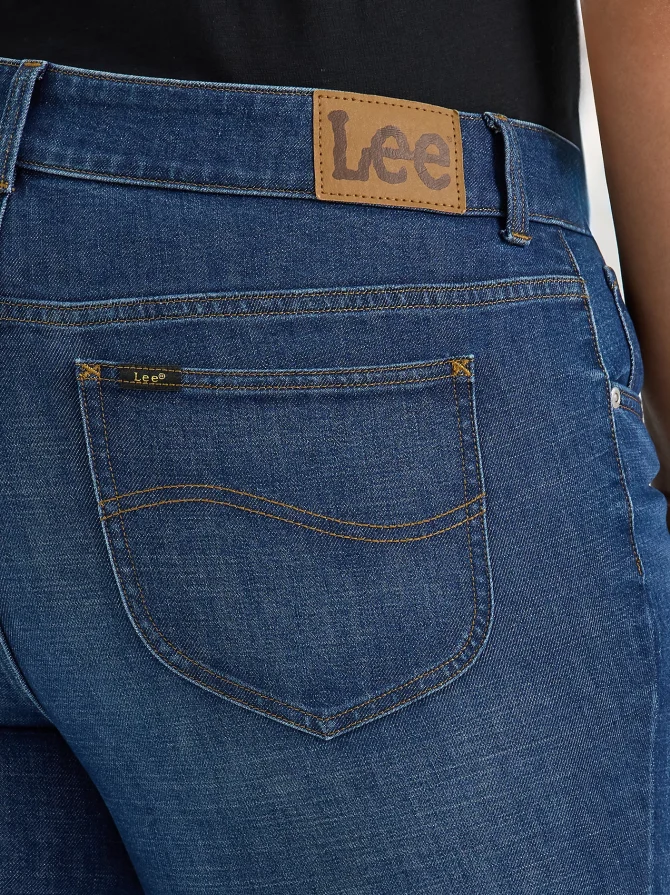 Women's Legendary 90's Taper Leg Jean (Plus) - Image 5