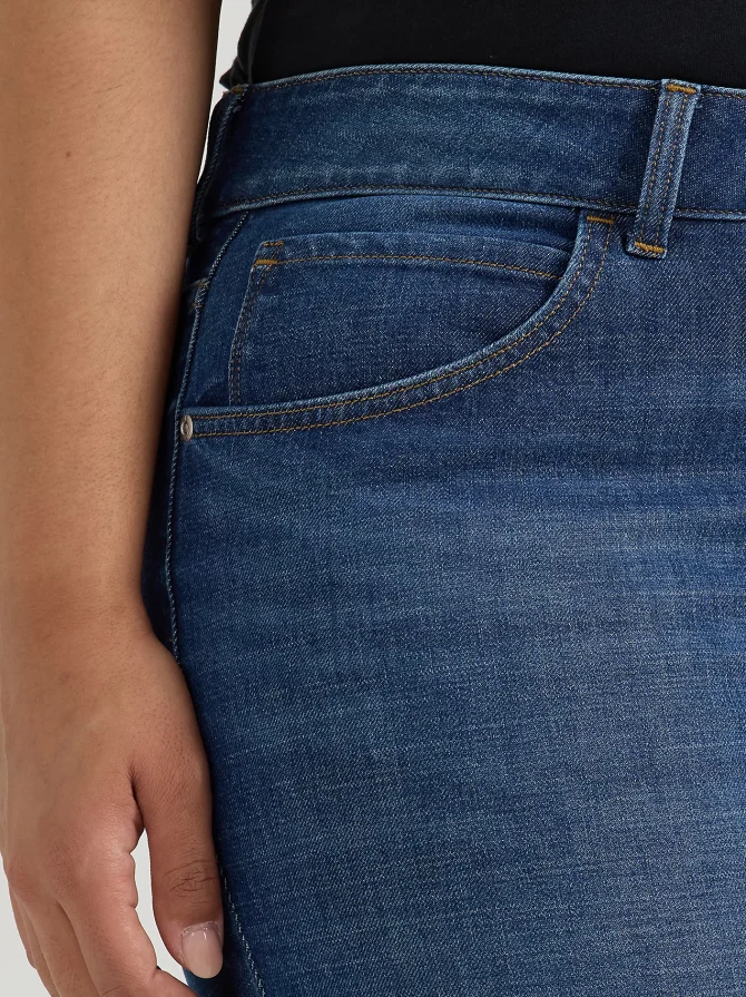 Women's Legendary 90's Taper Leg Jean (Plus) - Image 6
