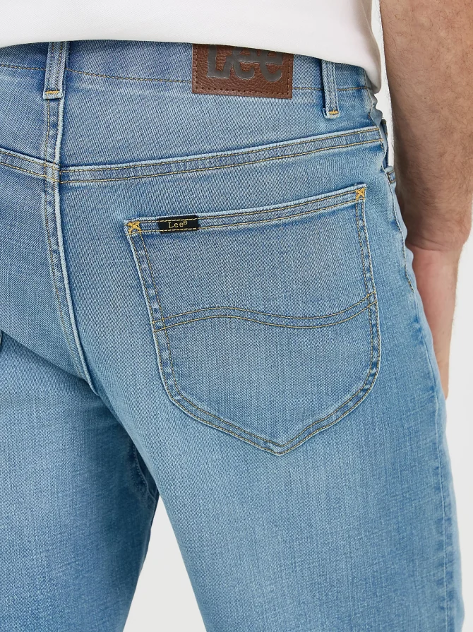 Men's Extreme Motion Straight Fit Denim Short - Image 5