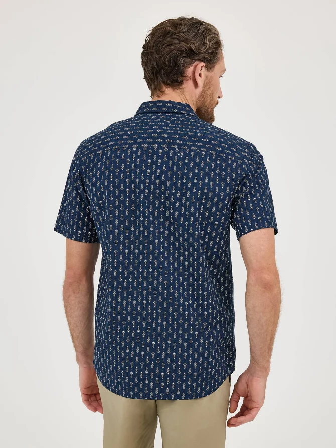 Men's Extreme Motion All Purpose Short Sleeve Print Button Down Shirt - Image 2