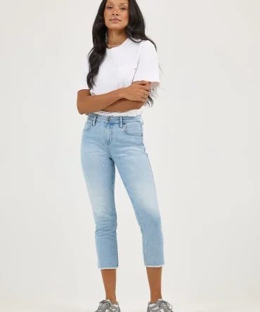 Women's Legendary Frayed Hem Capri