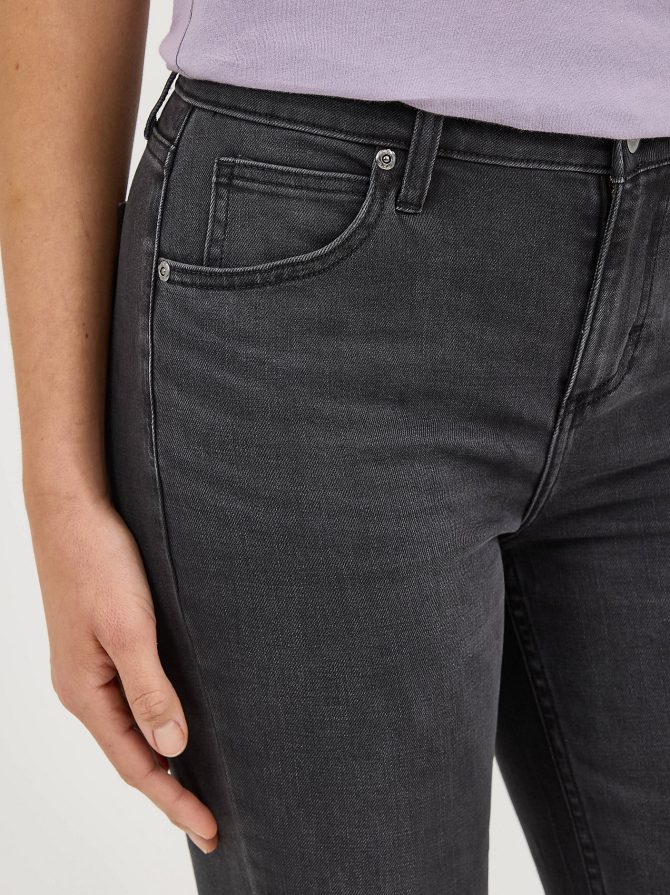 Women's Legendary Frayed Hem Capri - Image 6
