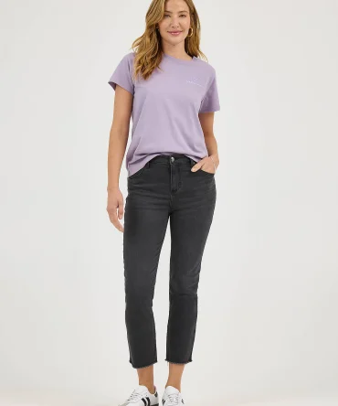 Women's Legendary Frayed Hem Capri