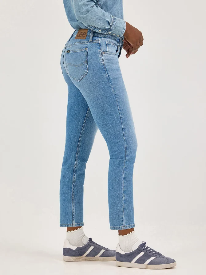 Women's Legendary Straight Crop - Image 4