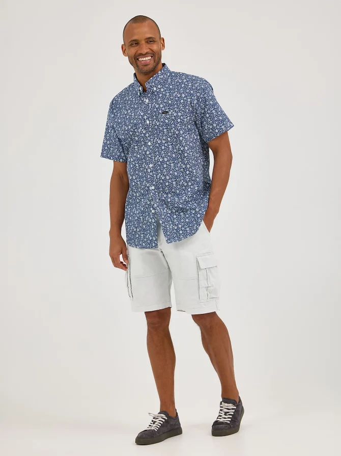 Men's Short Sleeve Textured Print Button Down Shirt - Image 4
