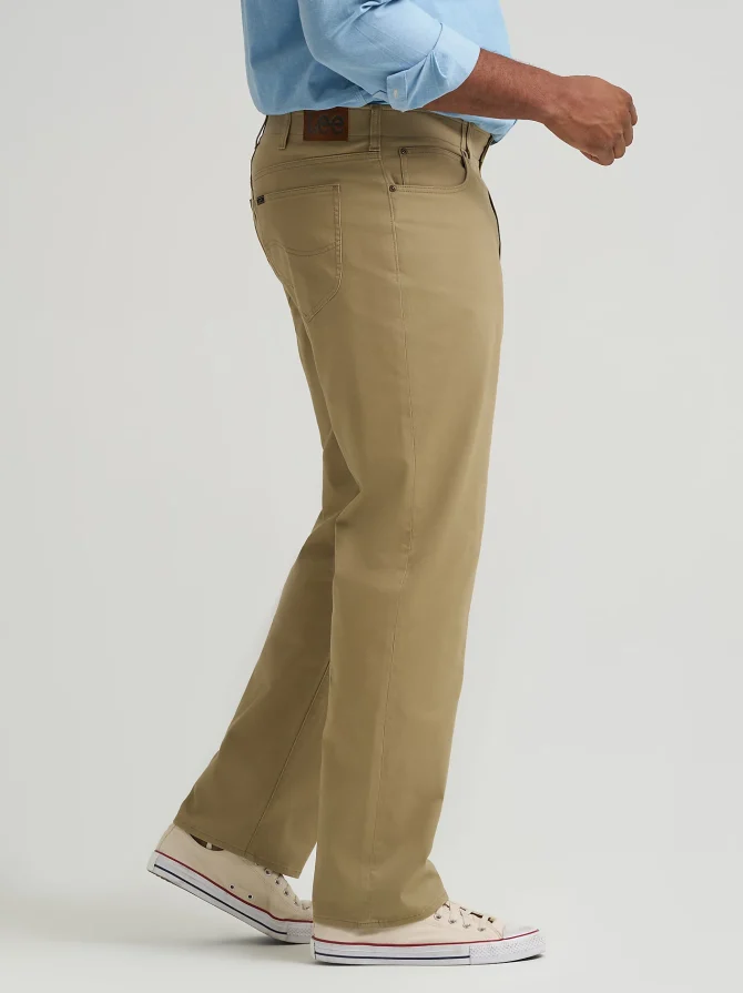 Men's Extreme Motion Relaxed Straight Twill Jean (Big & Tall) - Image 4