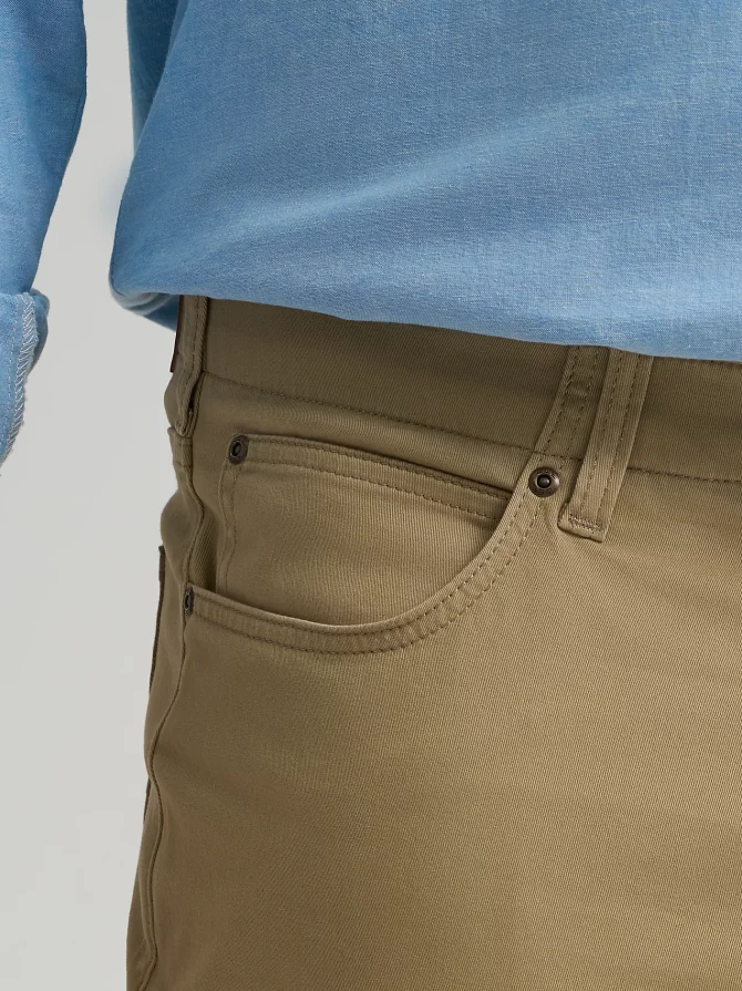 Men's Extreme Motion Relaxed Straight Twill Jean (Big & Tall) - Image 5