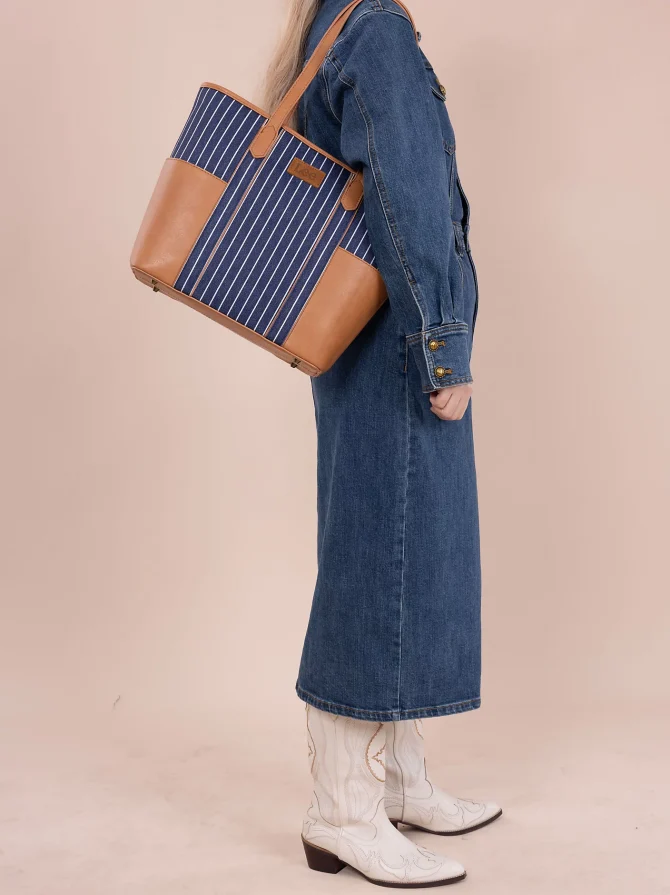 Women's Stripe Logo Tote With Side Pockets - Image 2
