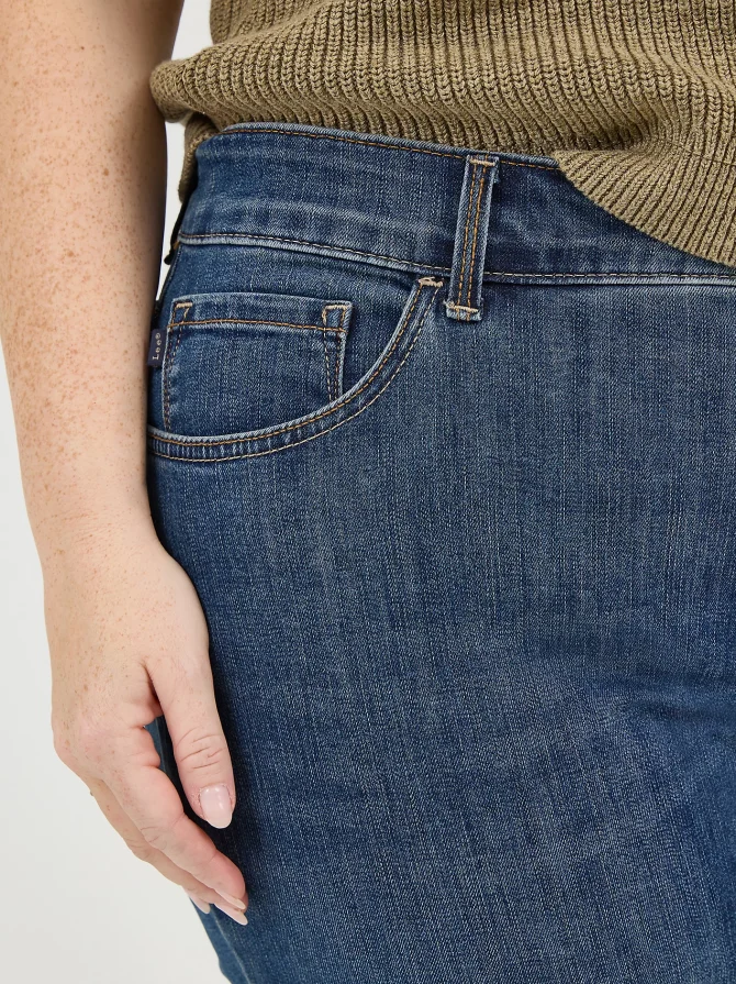 Women's Instantly Slims Relaxed Fit Straight Leg Jean (Plus) - Image 6