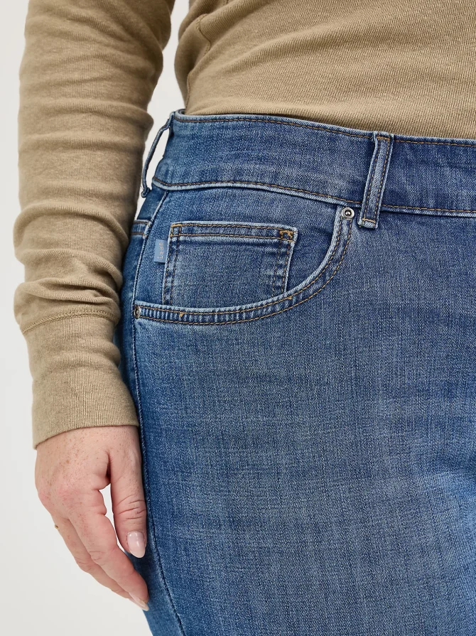 Women’s Stretch Relaxed Fit Straight Leg Jean (Plus) - Image 6