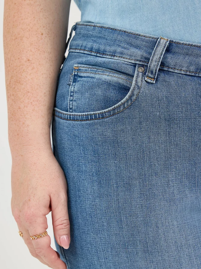 Women’s Relaxed Fit Capri (Plus) - Image 6